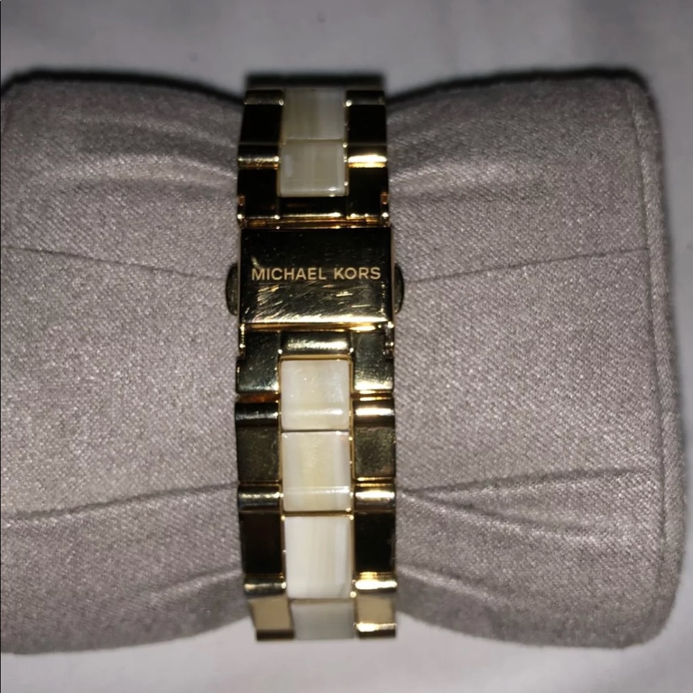 MK WATCH - Picture 3 of 3